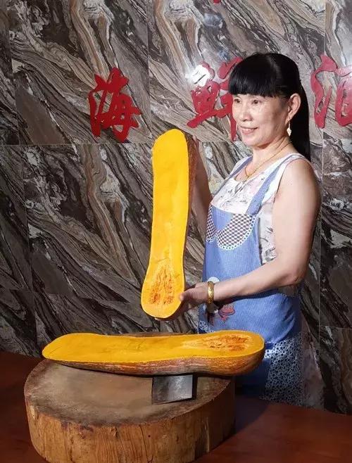 種南瓜竟然種出“麻煩”了，瓜販搶購，電視臺(tái)記者也趕來了