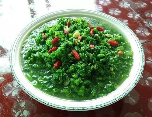 菜農(nóng)種植無需噴農(nóng)藥的蔬菜，不僅栽培簡單、而且效益高